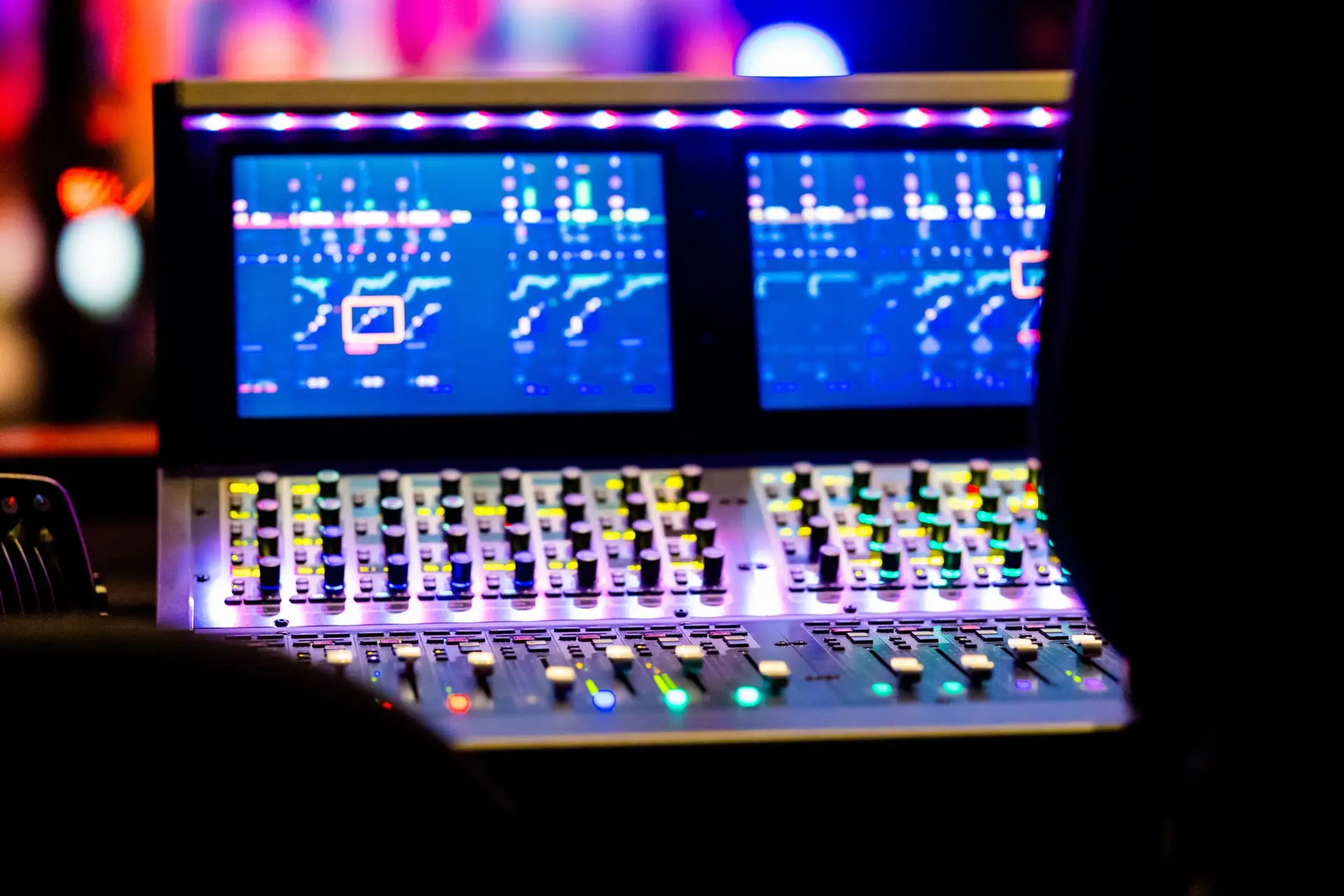 Signal processor and splitter rack units